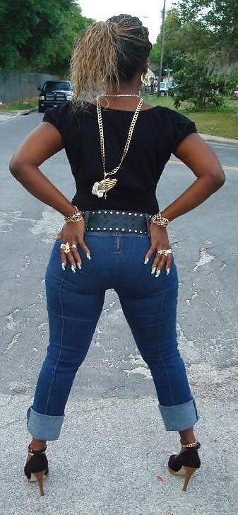 25P More girls in jeans