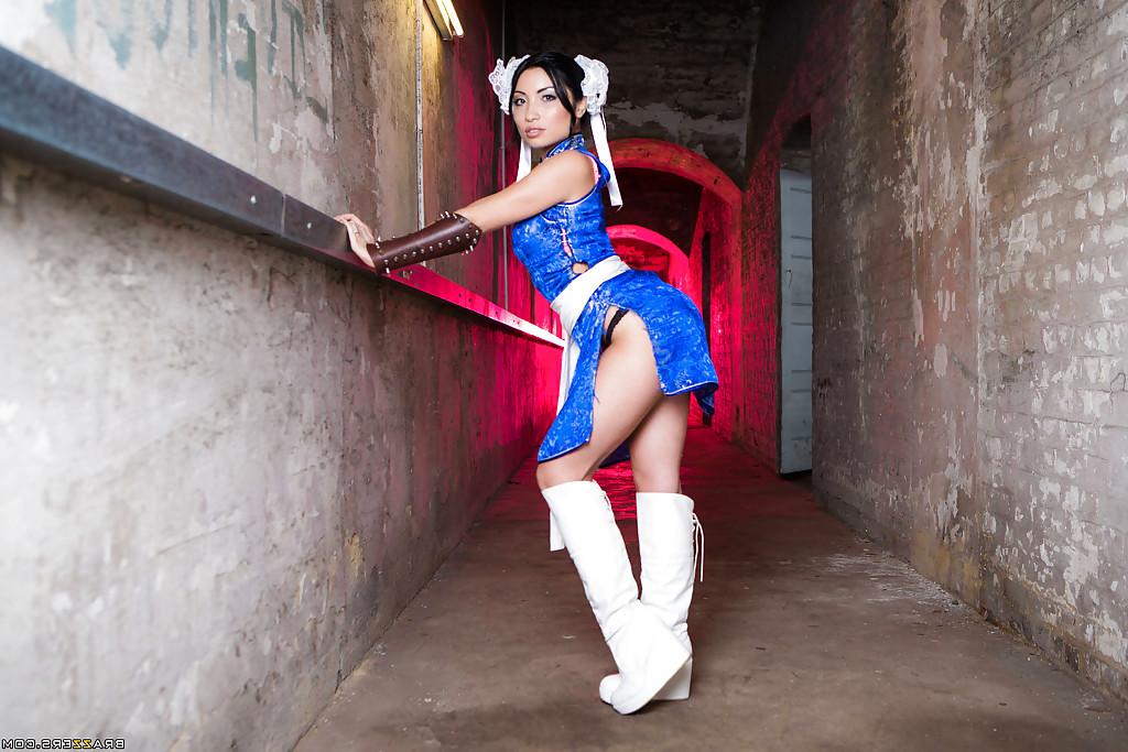 16P Cute wife Lily Love unveiling nice MILF ass from under cosplay outfit