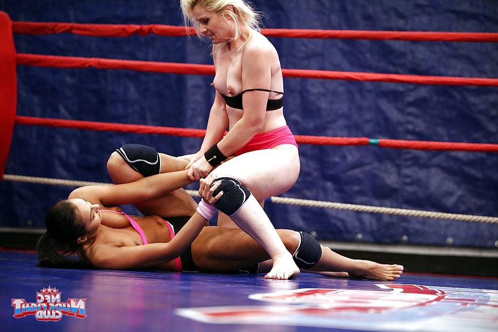 16P Sporty lesbian Ionella Dantes wins a catfight and gets her holes pleasured
