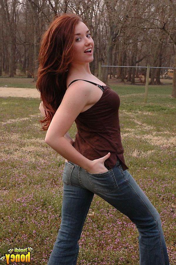 20P Pictures of teen babe Heidi giving you a nonnude tease