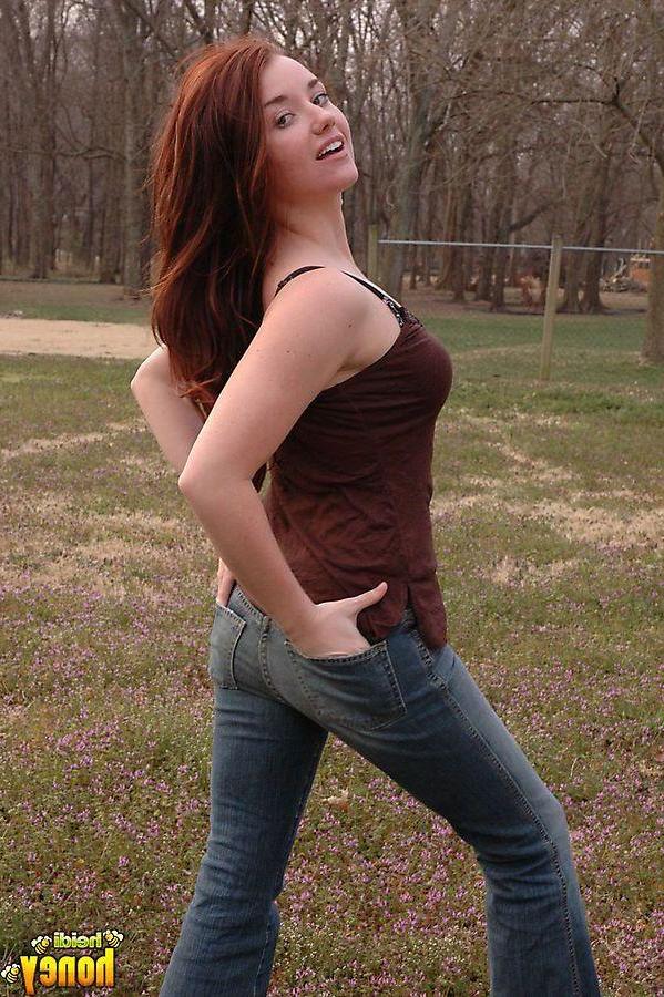20P Pictures of teen babe Heidi giving you a nonnude tease