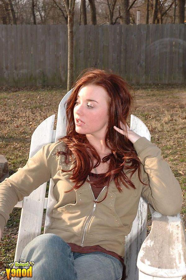 20P Pictures of teen babe Heidi giving you a nonnude tease