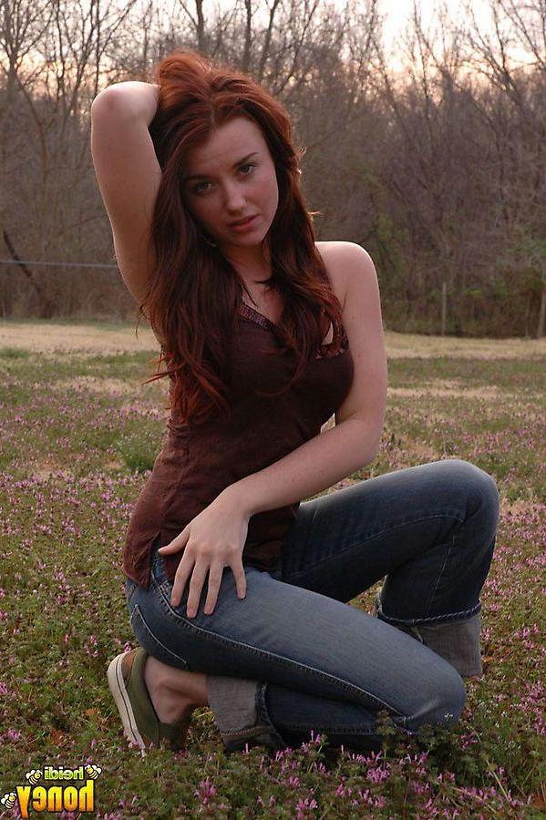 20P Pictures of teen babe Heidi giving you a nonnude tease