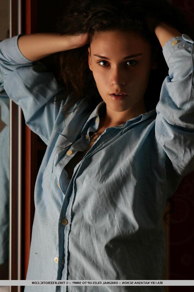 16P Brunette model Ira I exposes her stunning naked body just for you
