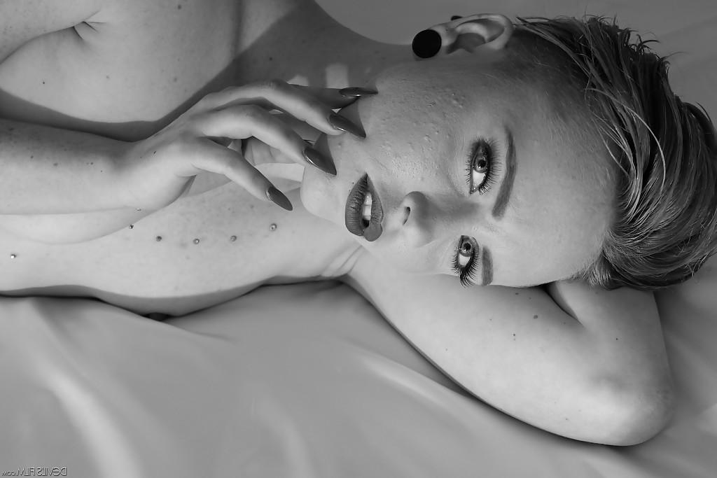 16P Old-fashioned babe with tiny tits Miley Mae playing with pussy