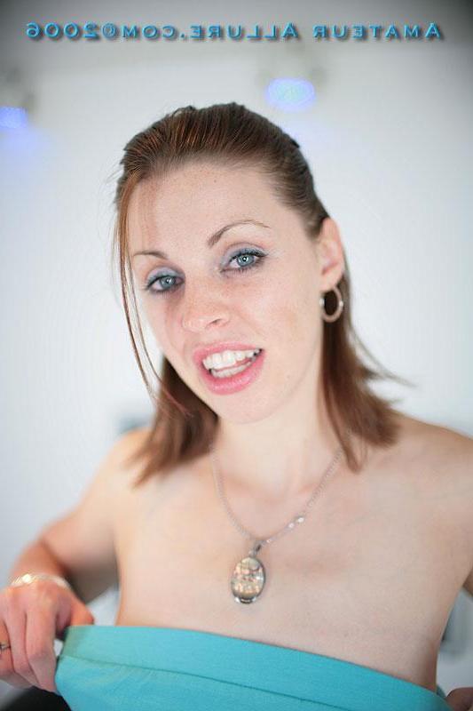 16P Brunette cocksucker Janet swallows jizz