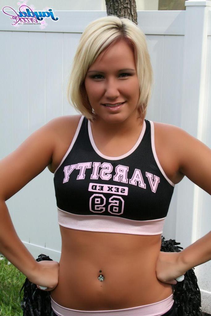 20P Pictures of teen Jayda Brook giving you a hot cheer