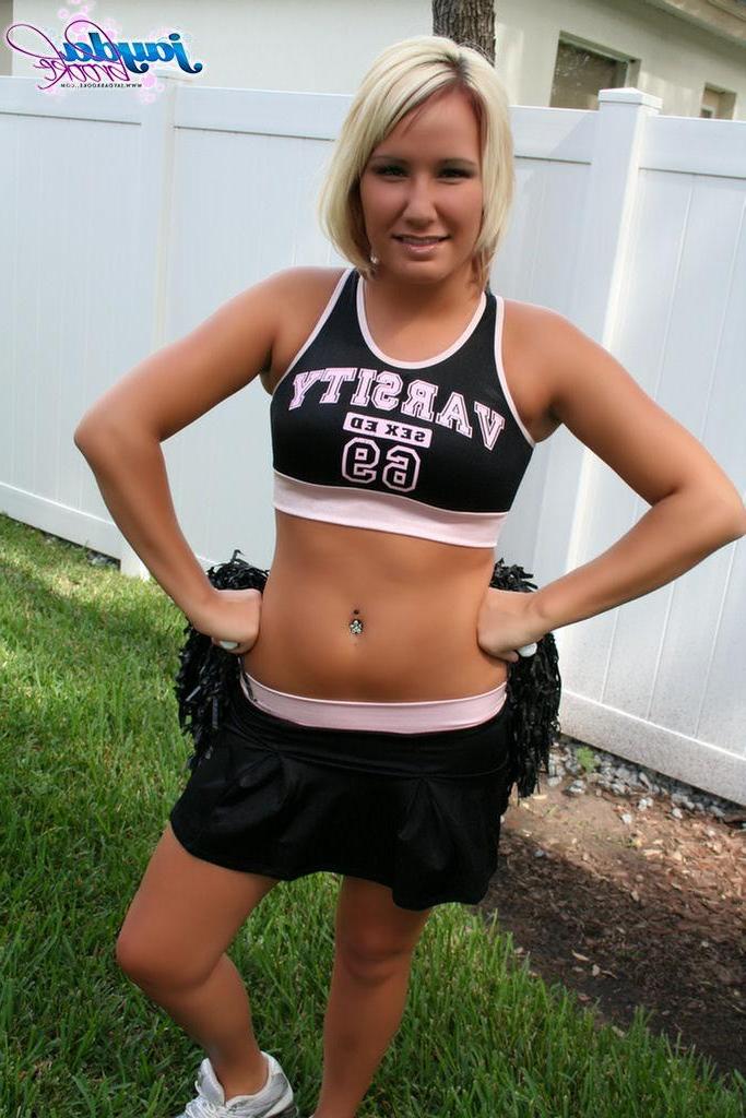 20P Pictures of teen Jayda Brook giving you a hot cheer