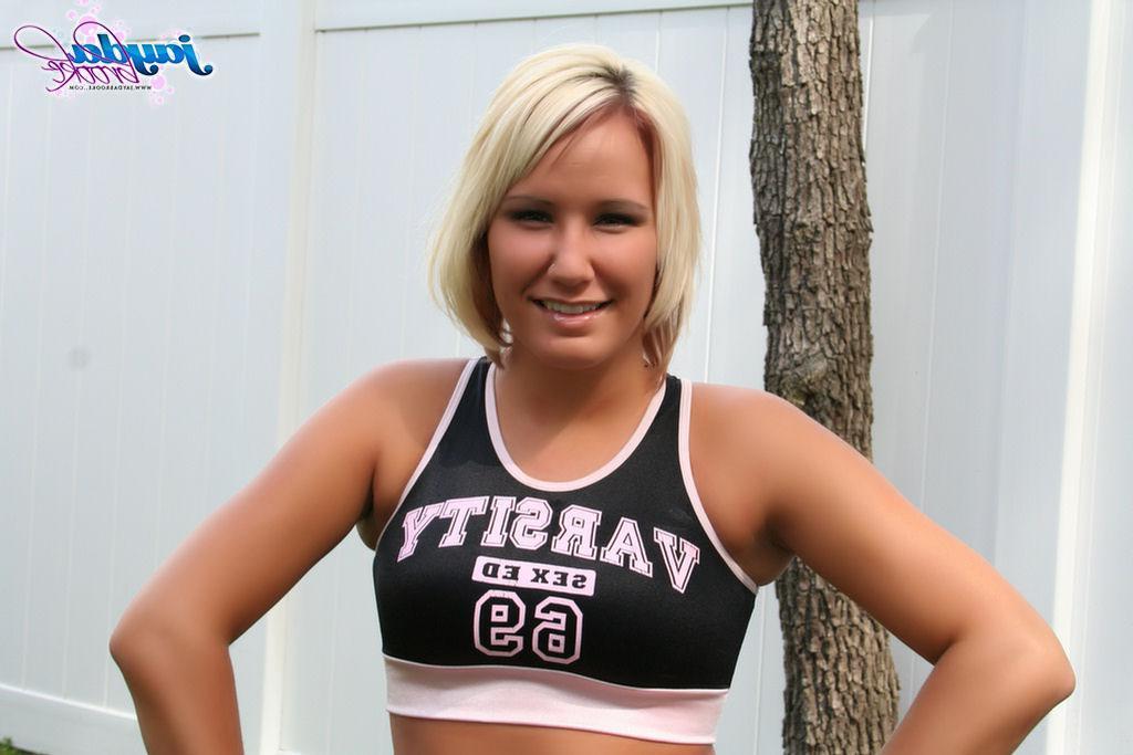 20P Pictures of teen Jayda Brook giving you a hot cheer
