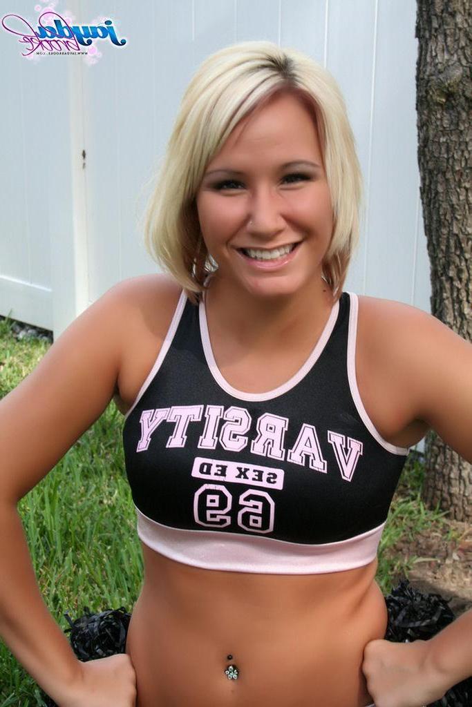 20P Pictures of Jayda Brook cheering for you in the back yard