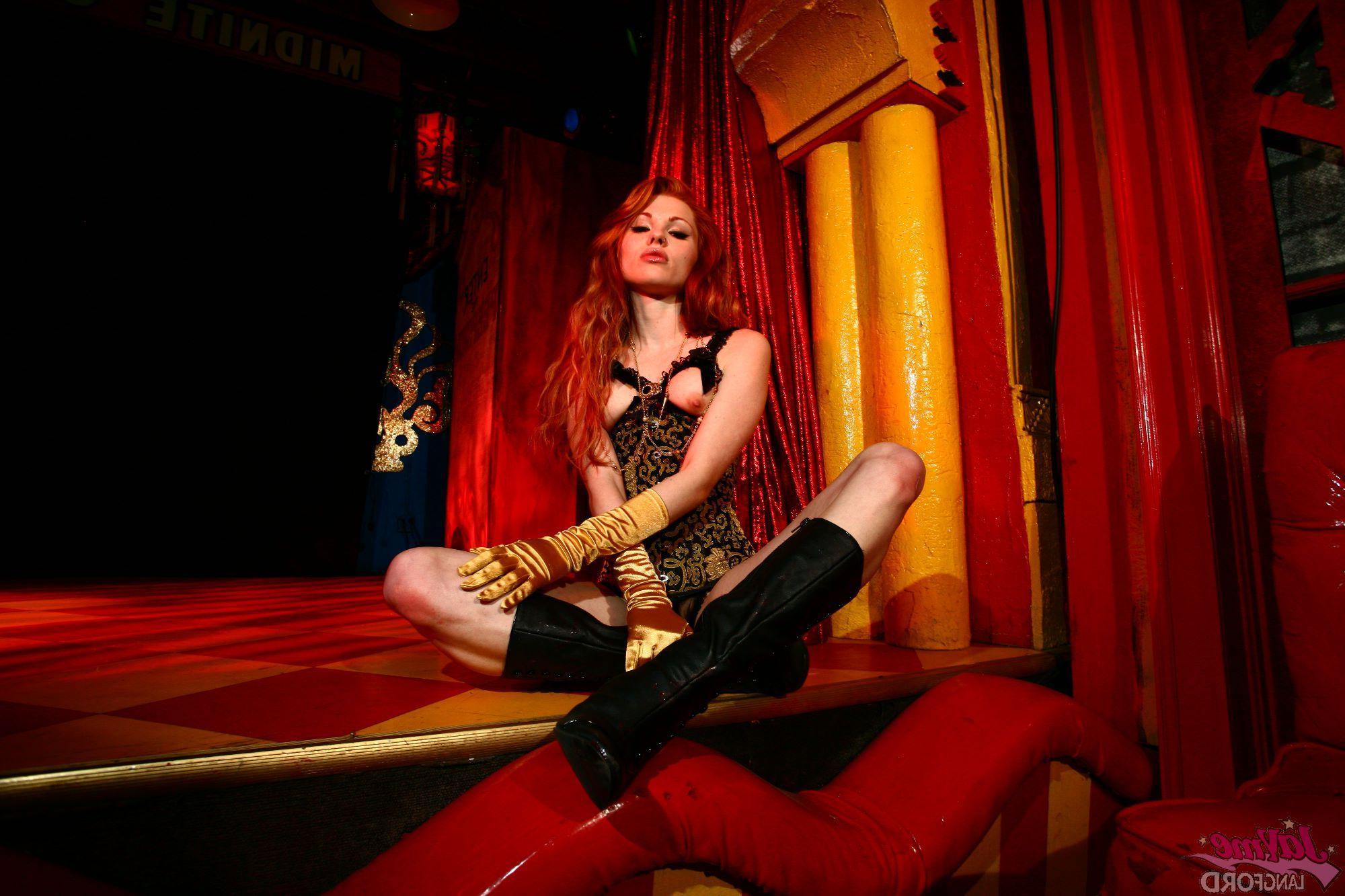20P Pictures of Jayme Langford giving you a peep show