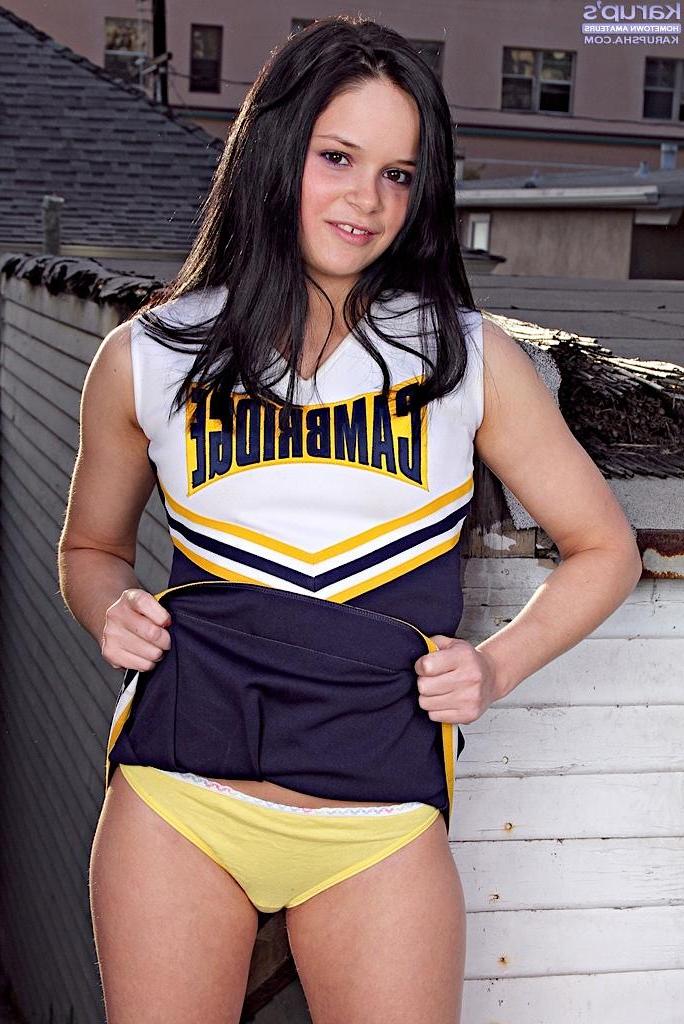 15P Cheerleader Jenna Ross gets naked on the rooftop
