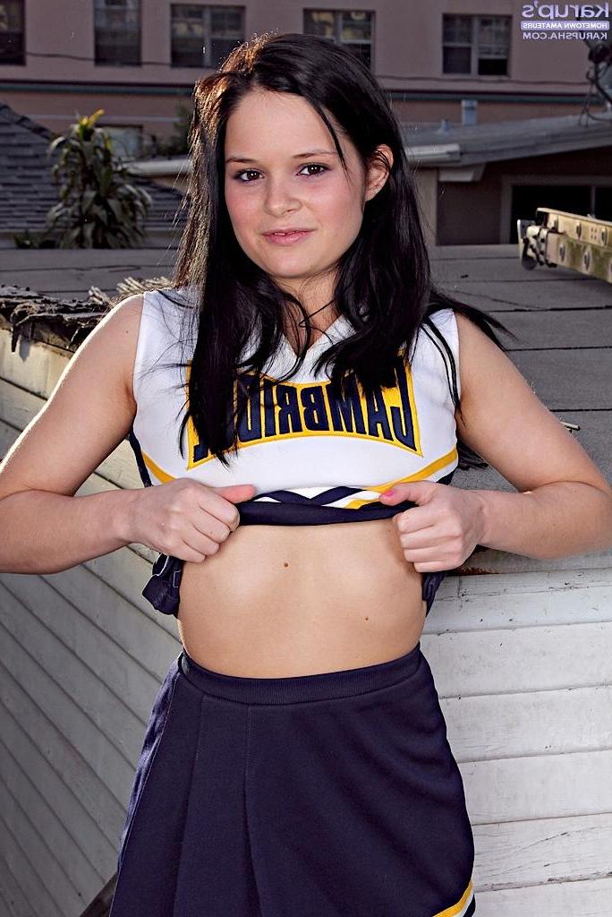 15P Cheerleader Jenna Ross gets naked on the rooftop