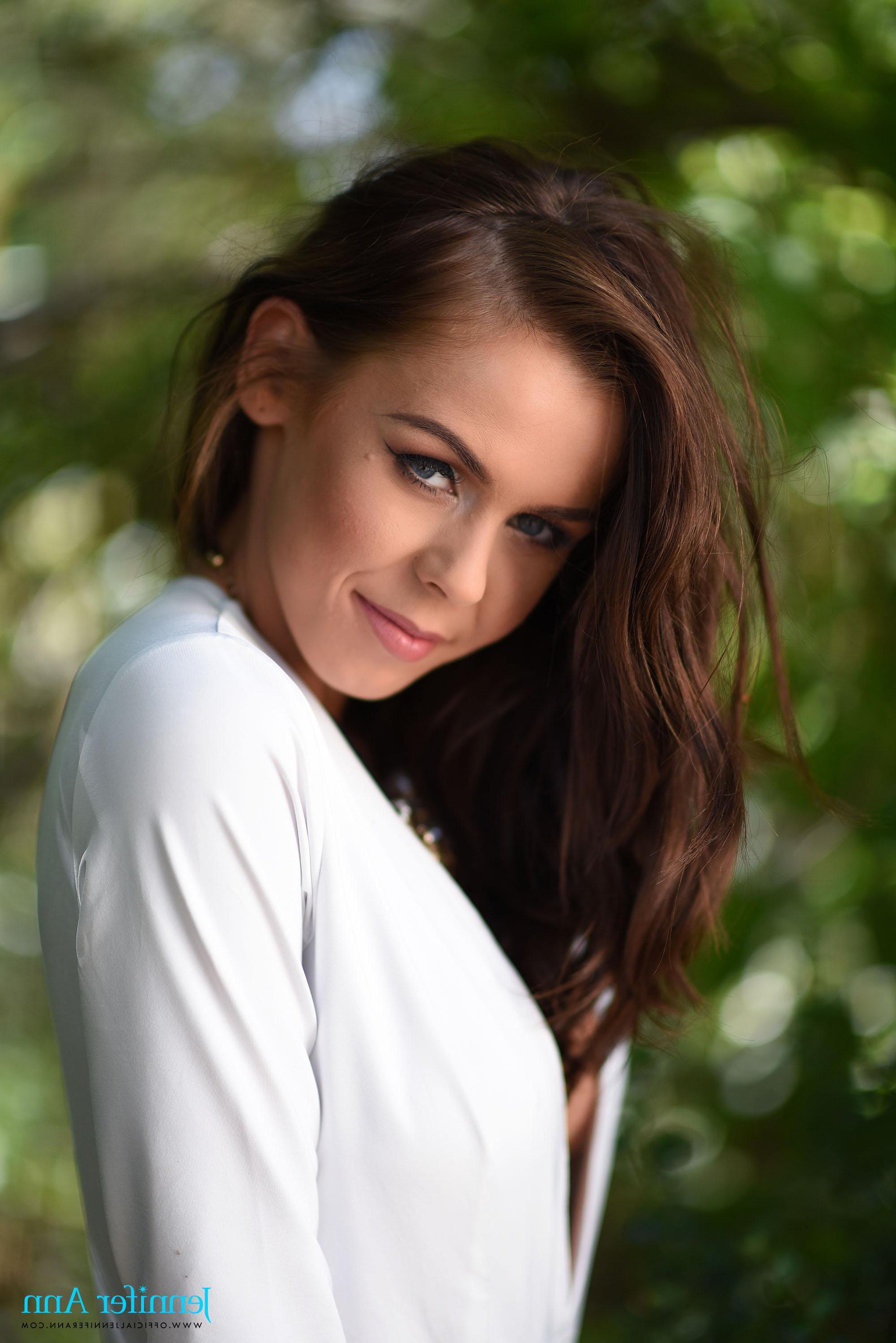 16P Jennifer Ann strips out of her white bodysuit outside