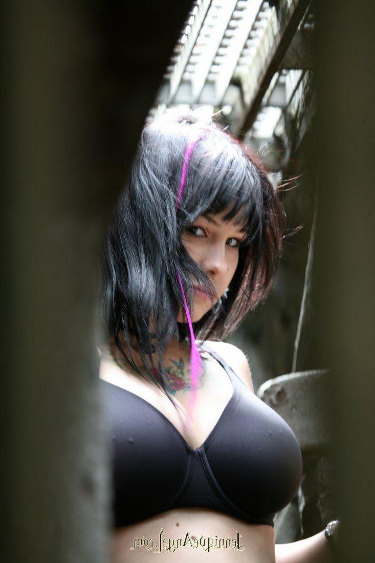 15P Pictures of teen cutie Jennique Angel giving you some hot nonnude action