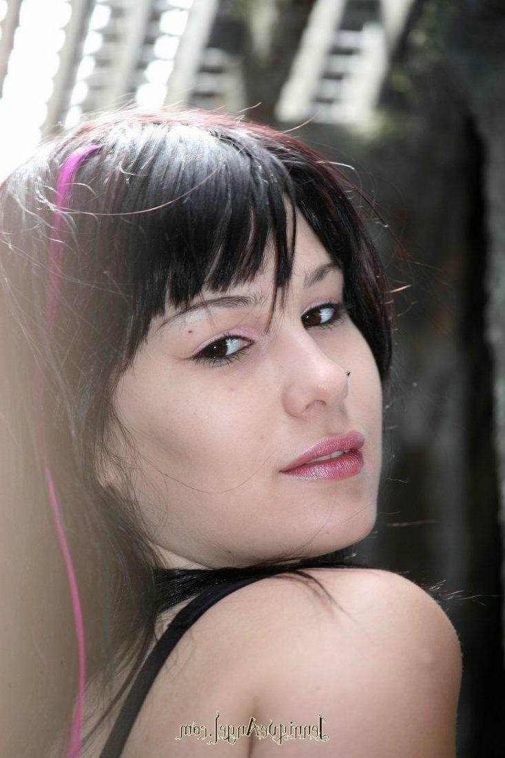 15P Pictures of teen cutie Jennique Angel giving you some hot nonnude action