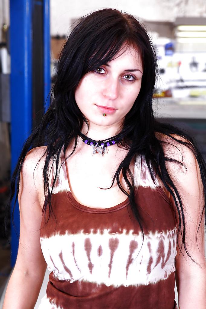 16P Kinky in jeans, Busty dark haired Roxy gets naughty with a dildo