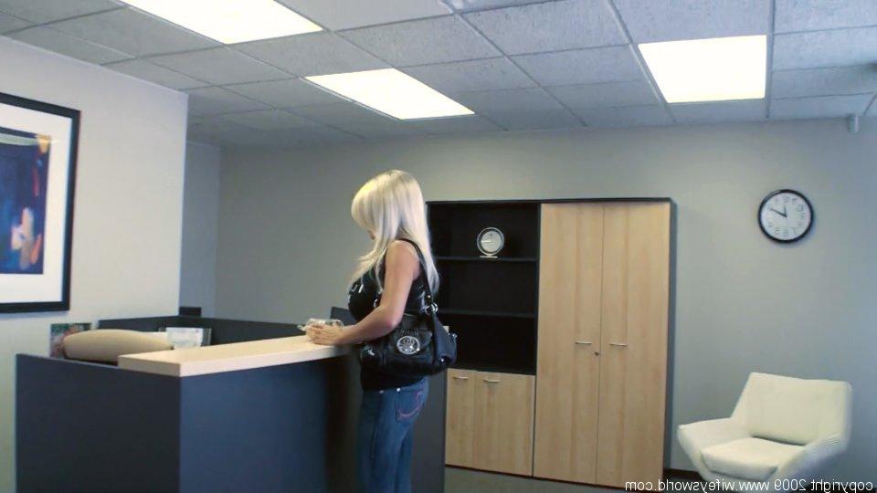 16P Curvaceous blonde MILF in jeans Wifey posing in the office