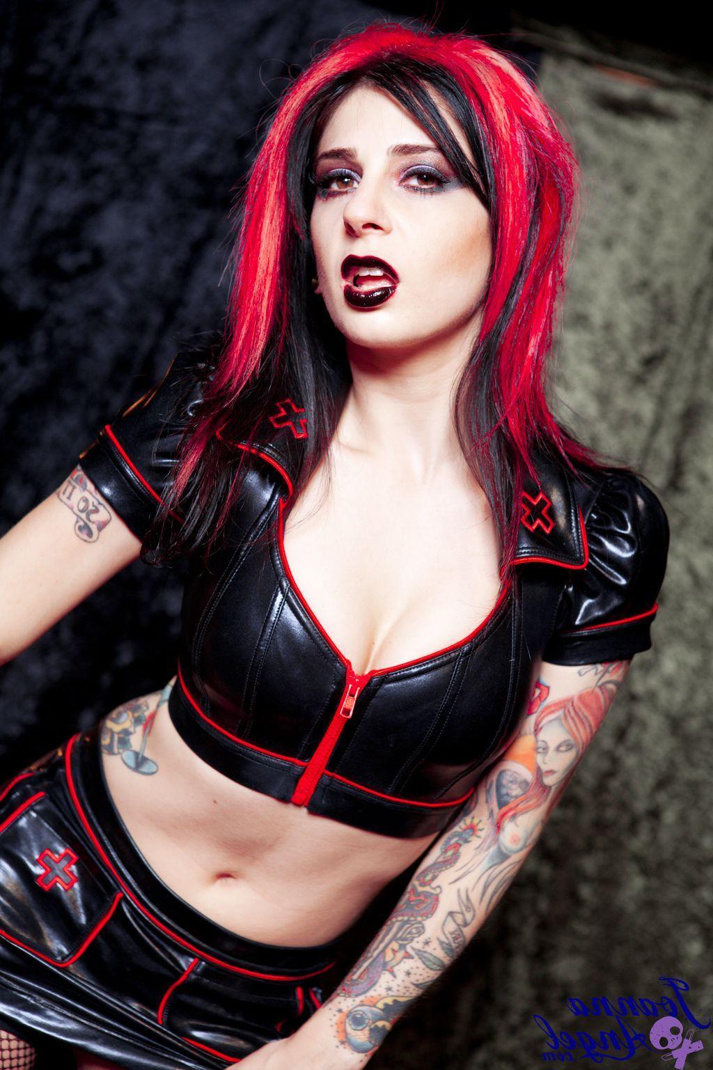16P Pictures of teen model Joanna Angel giving you her pussy