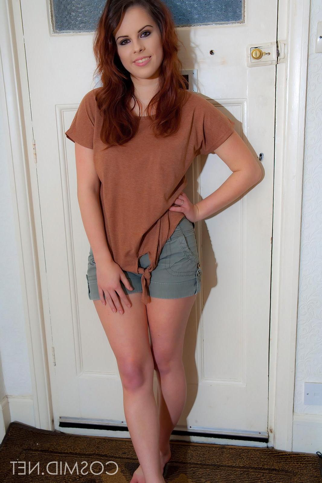 16P Pictures of Jocelyn showing her big round boobs