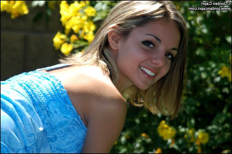 19P Pictures of teen model Jordan Capri looking pretty outside