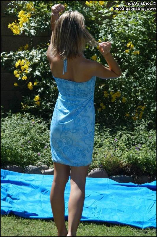 19P Pictures of teen model Jordan Capri looking pretty outside