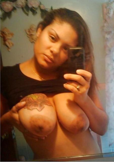 25P Hot Cell phone Bathroom pics