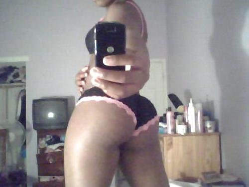 25P Hot Cell phone Bathroom pics