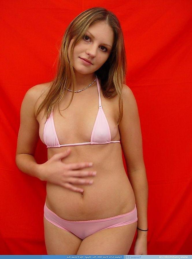 18P Pictures of teen babe Josie Model showing off her titties
