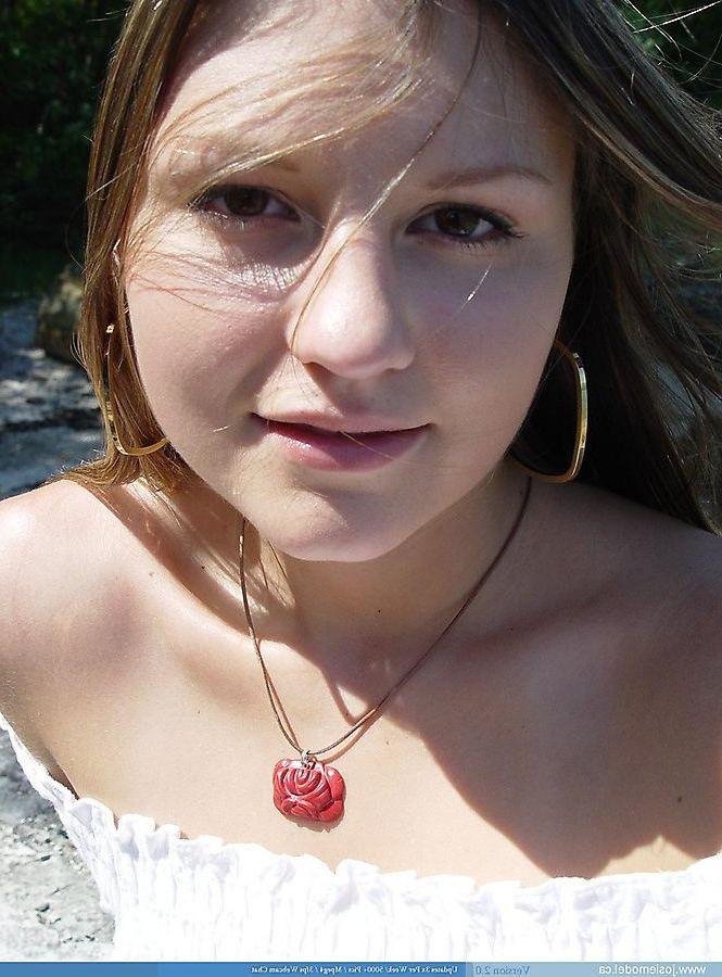 20P Pictures of Josie Model teasing on a beach