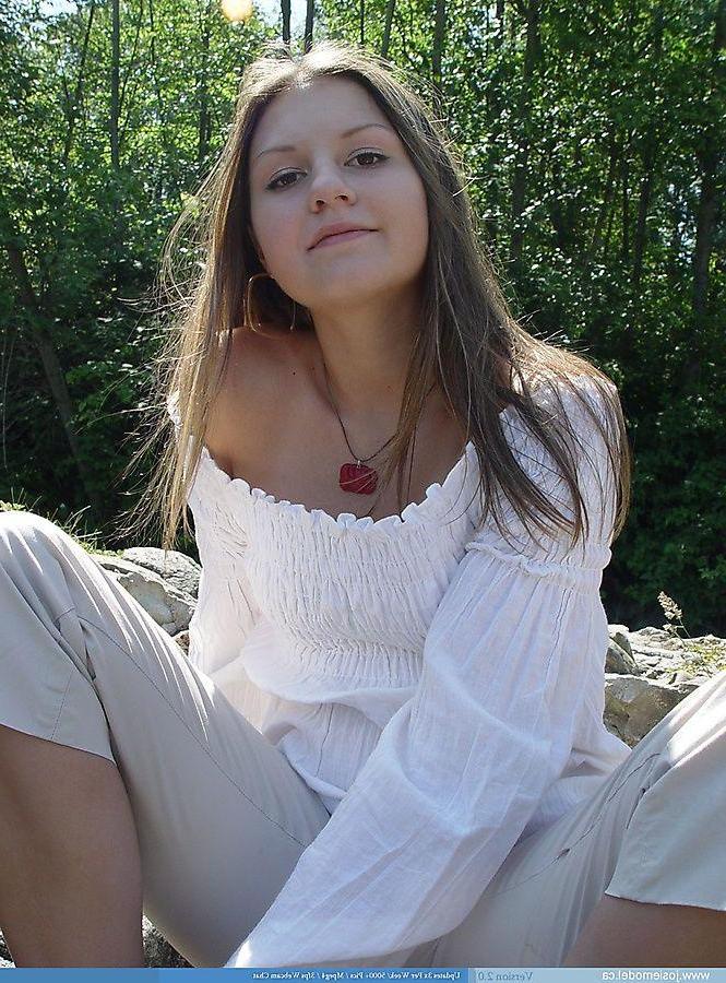 20P Pictures of Josie Model teasing on a beach