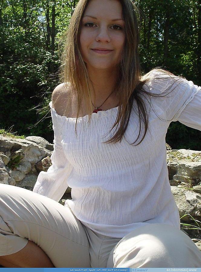 20P Pictures of Josie Model teasing on a beach