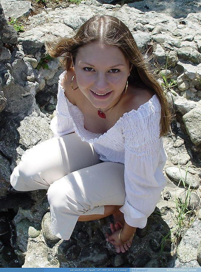20P Pictures of Josie Model teasing on a beach