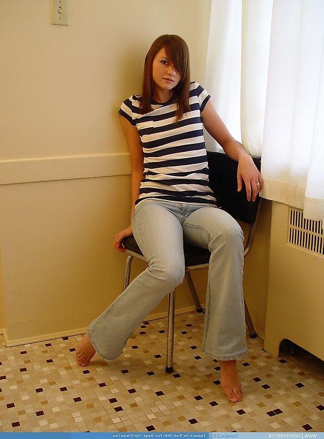 20P Pictures of teen cutie Josie Model exposing her titties