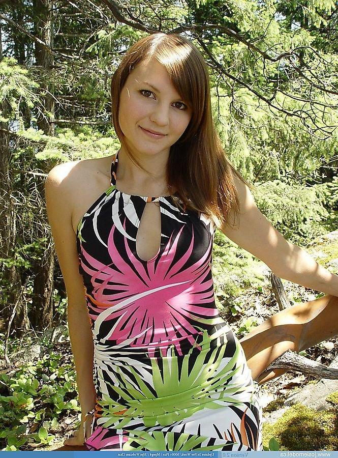 20P Pictures of teen Josie Model exposing herself outside
