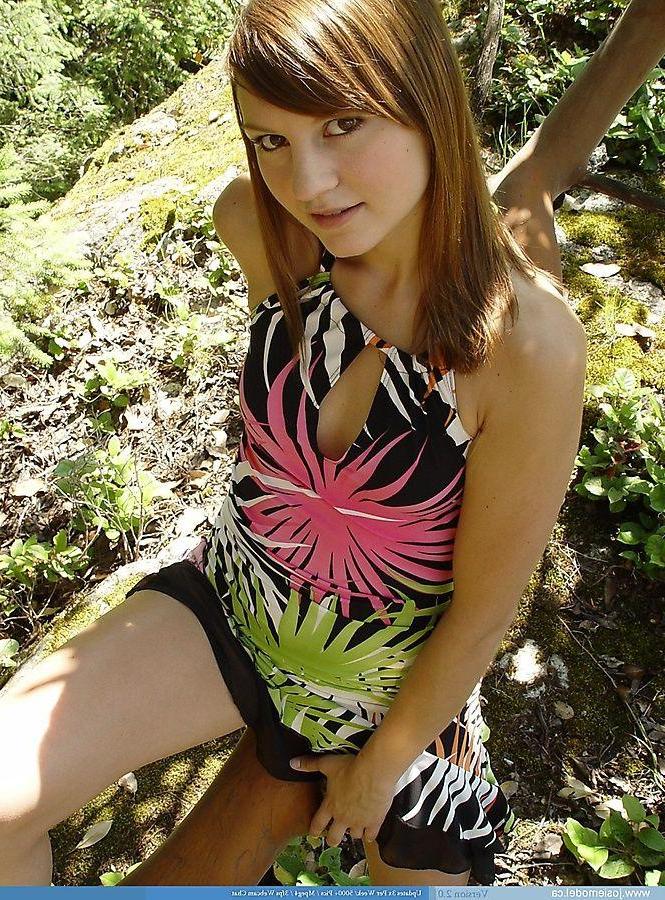 20P Pictures of teen Josie Model exposing herself outside