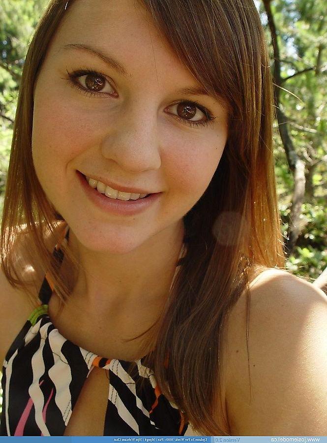 20P Pictures of teen Josie Model exposing herself outside
