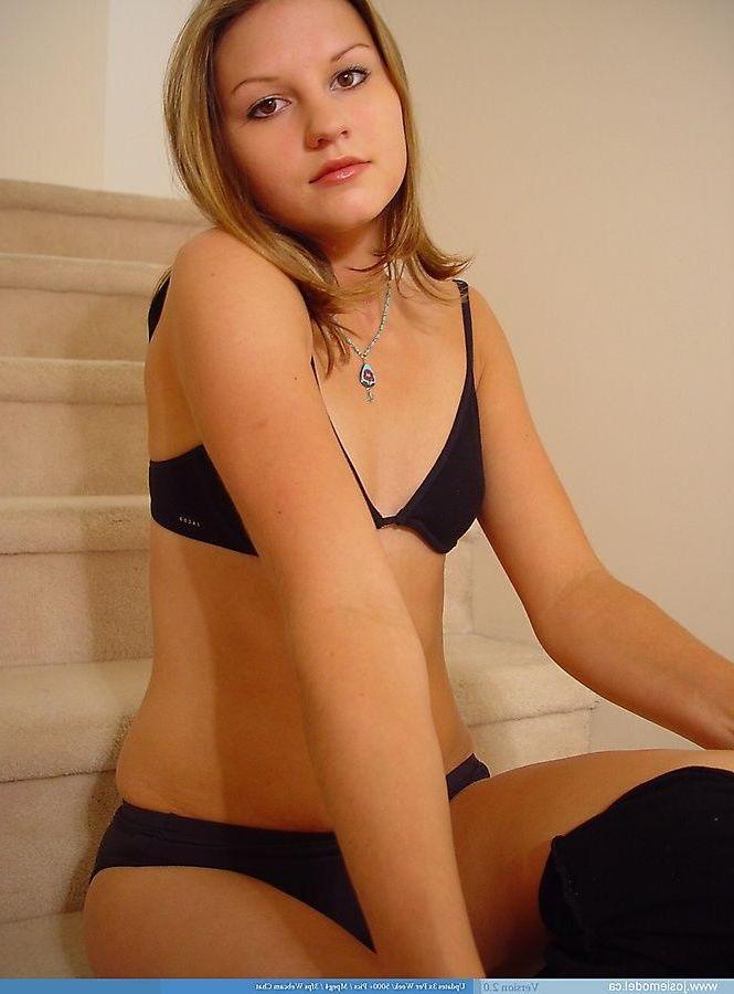 20P Pictures of teen Josie Model teasing you on the stairs