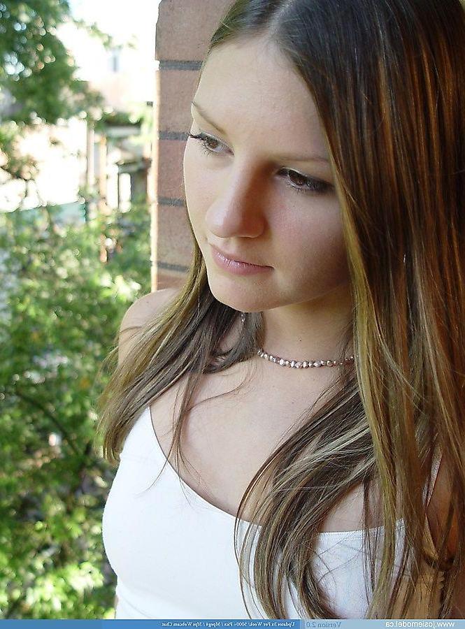 20P Pictures of Josie Model being a cock-tease