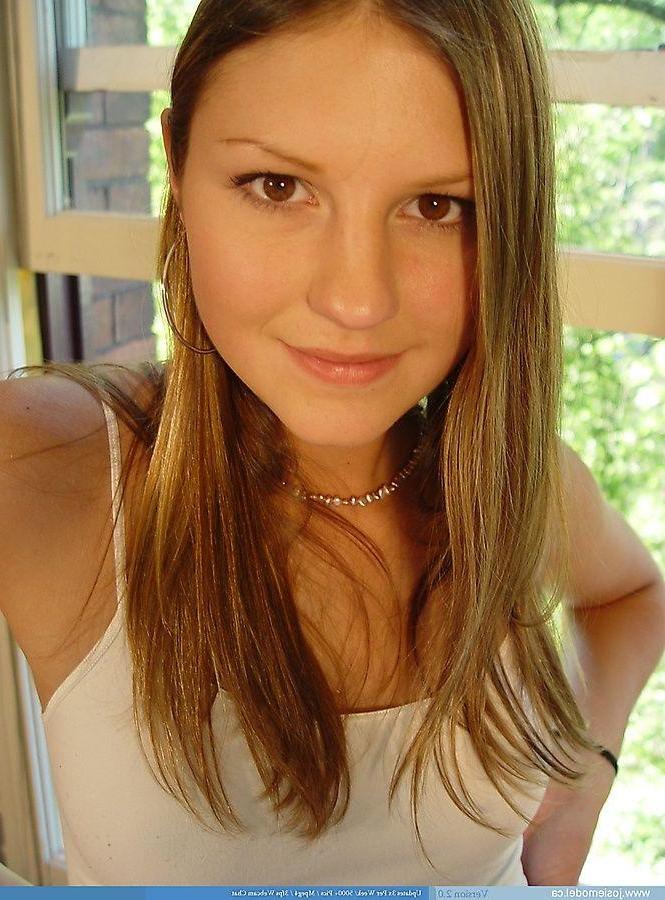 20P Pictures of Josie Model being a cock-tease