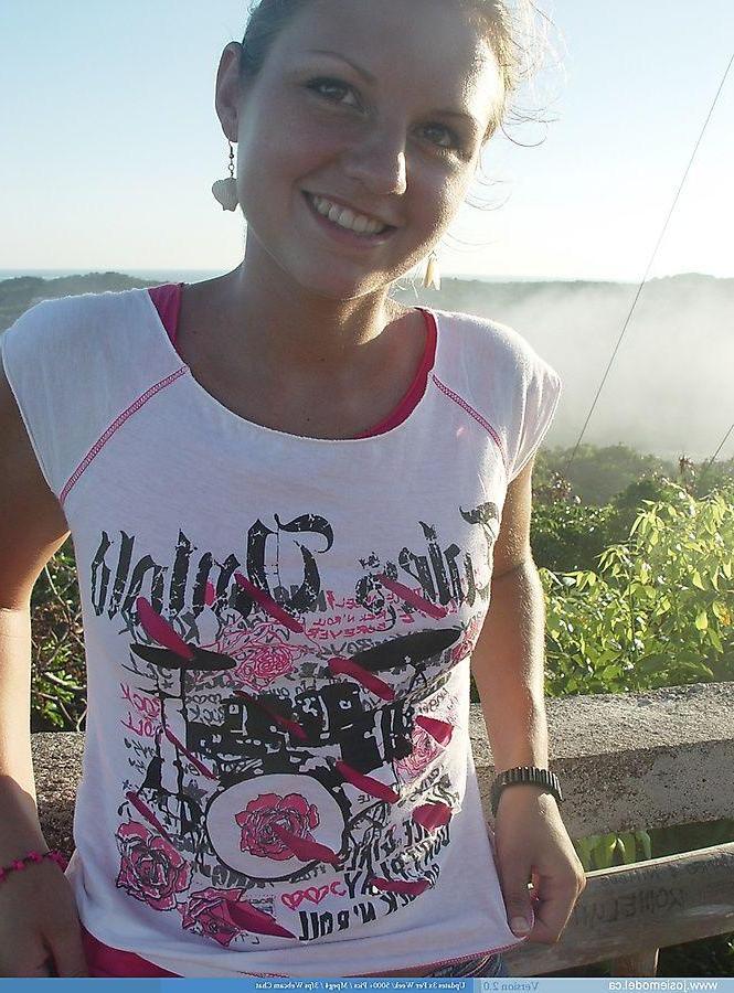 20P Pictures of Josie Model being a cock tease outside