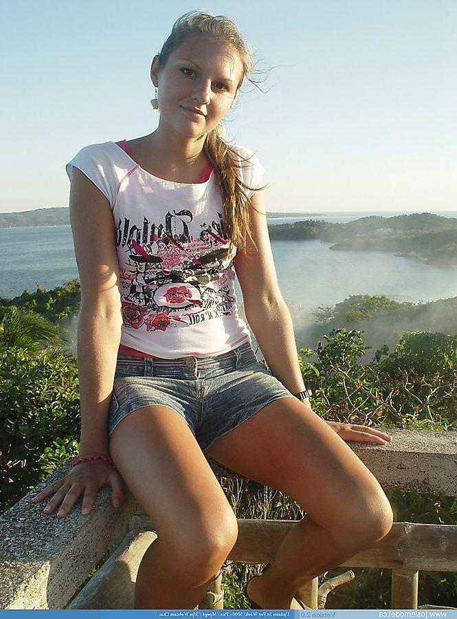 20P Pictures of Josie Model being a cock tease outside