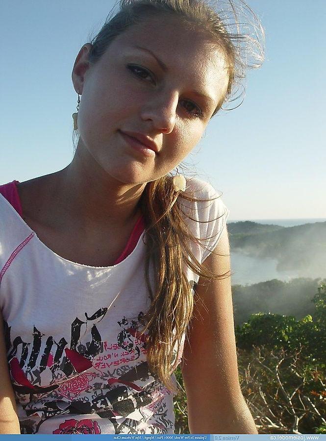 20P Pictures of Josie Model being a cock tease outside