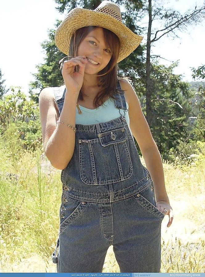 20P Pictures of teen hottie Josie Model getting hot on the farm