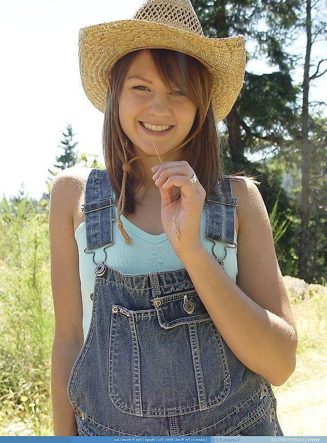 20P Pictures of teen hottie Josie Model getting hot on the farm