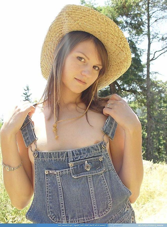 20P Pictures of teen hottie Josie Model getting hot on the farm
