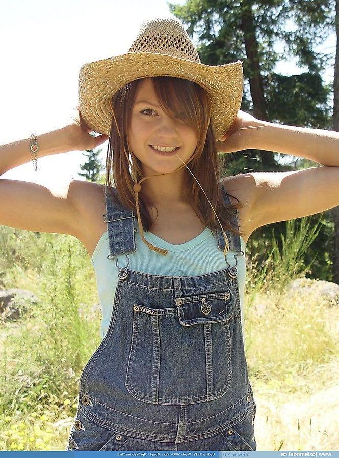 20P Pictures of teen hottie Josie Model getting hot on the farm