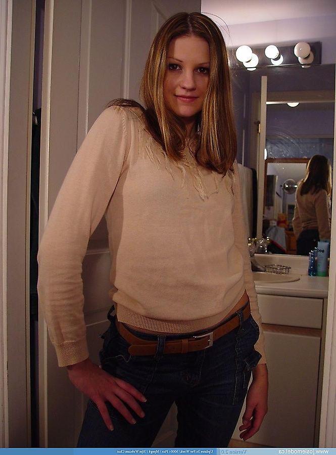 20P Pictures of Josie Model teasing in her underwear