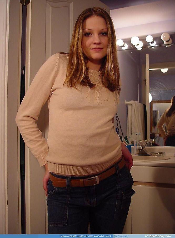 20P Pictures of Josie Model teasing in her underwear