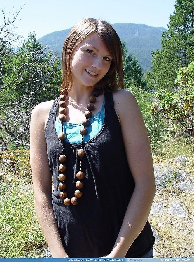 20P Pictures of teen star Josie Model being nude outside